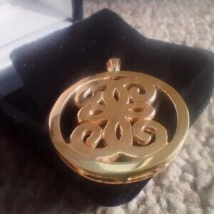 18k Solid Yellow Gold Round Medallion Pendant Charm SUCCESS 25mm NEW
